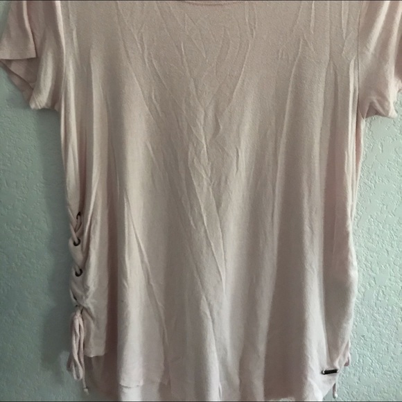 pastel pink tee🦩 - Picture 2 of 2